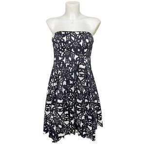 Maggy London Women's Bonded Mesh Flower Fit and Flare Navy/White cut out sz US 6